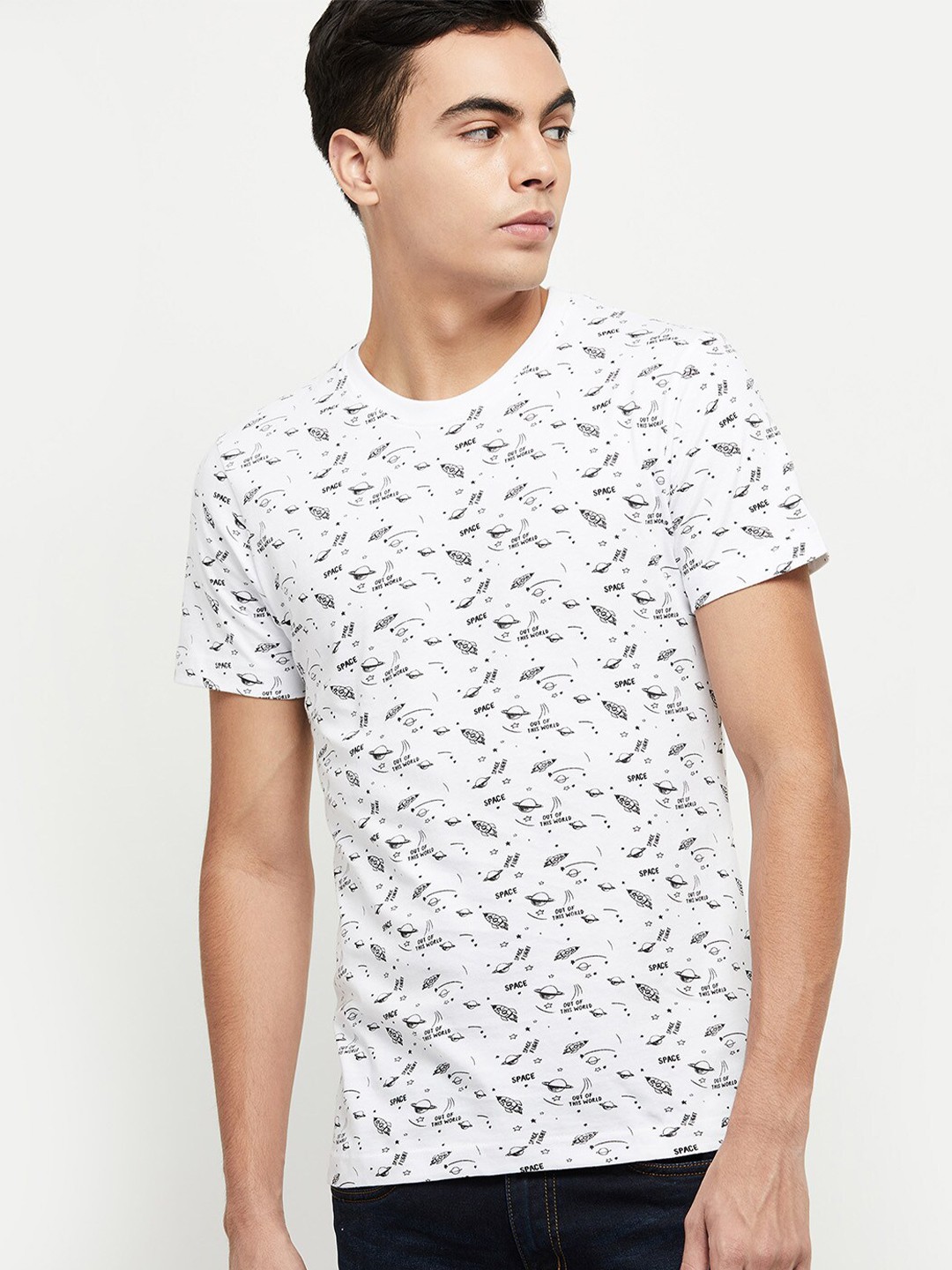 

max Men White & Black Printed Pure Cotton T-shirt
