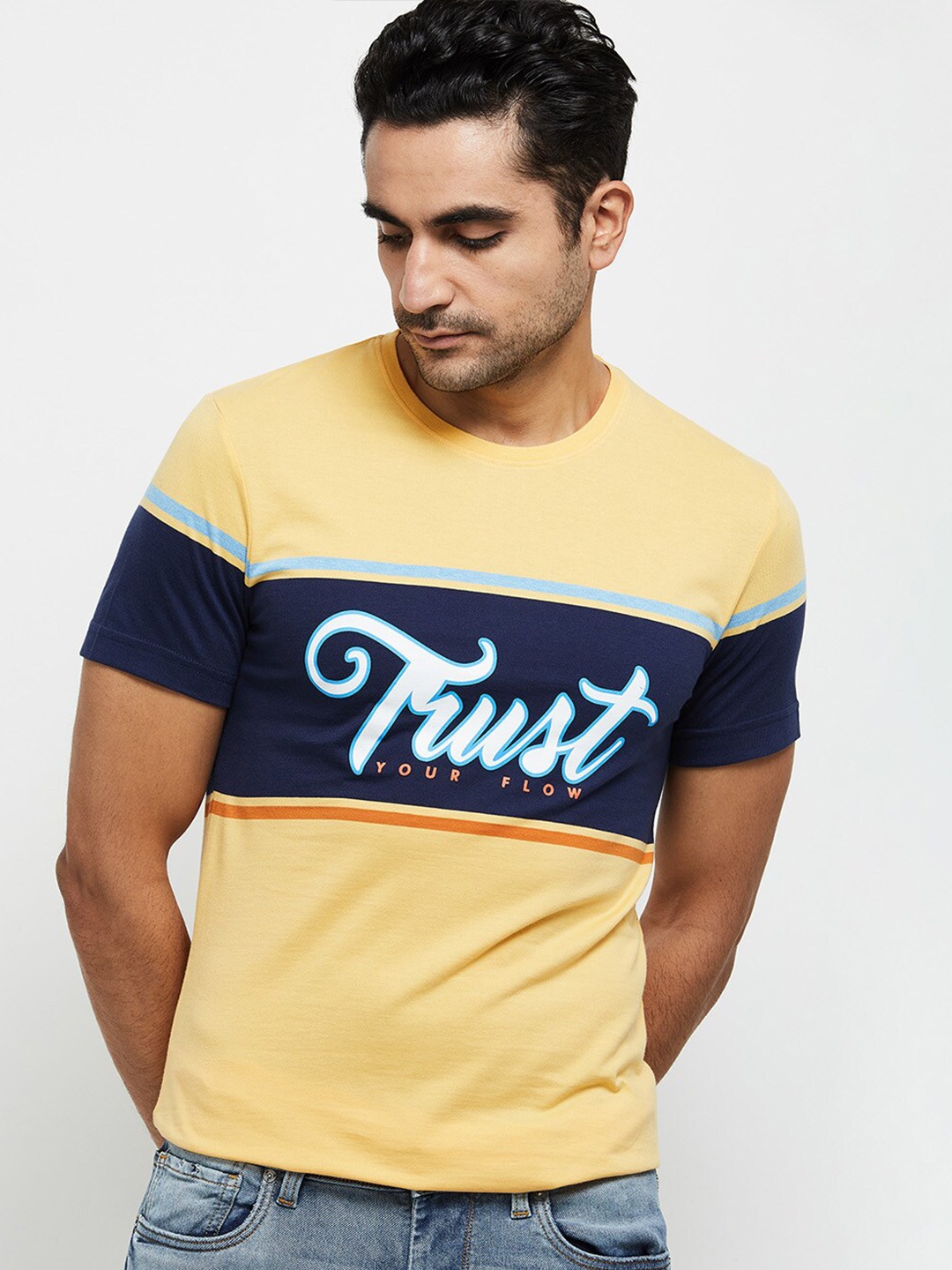 

max Men Yellow Typography Striped Applique T-shirt