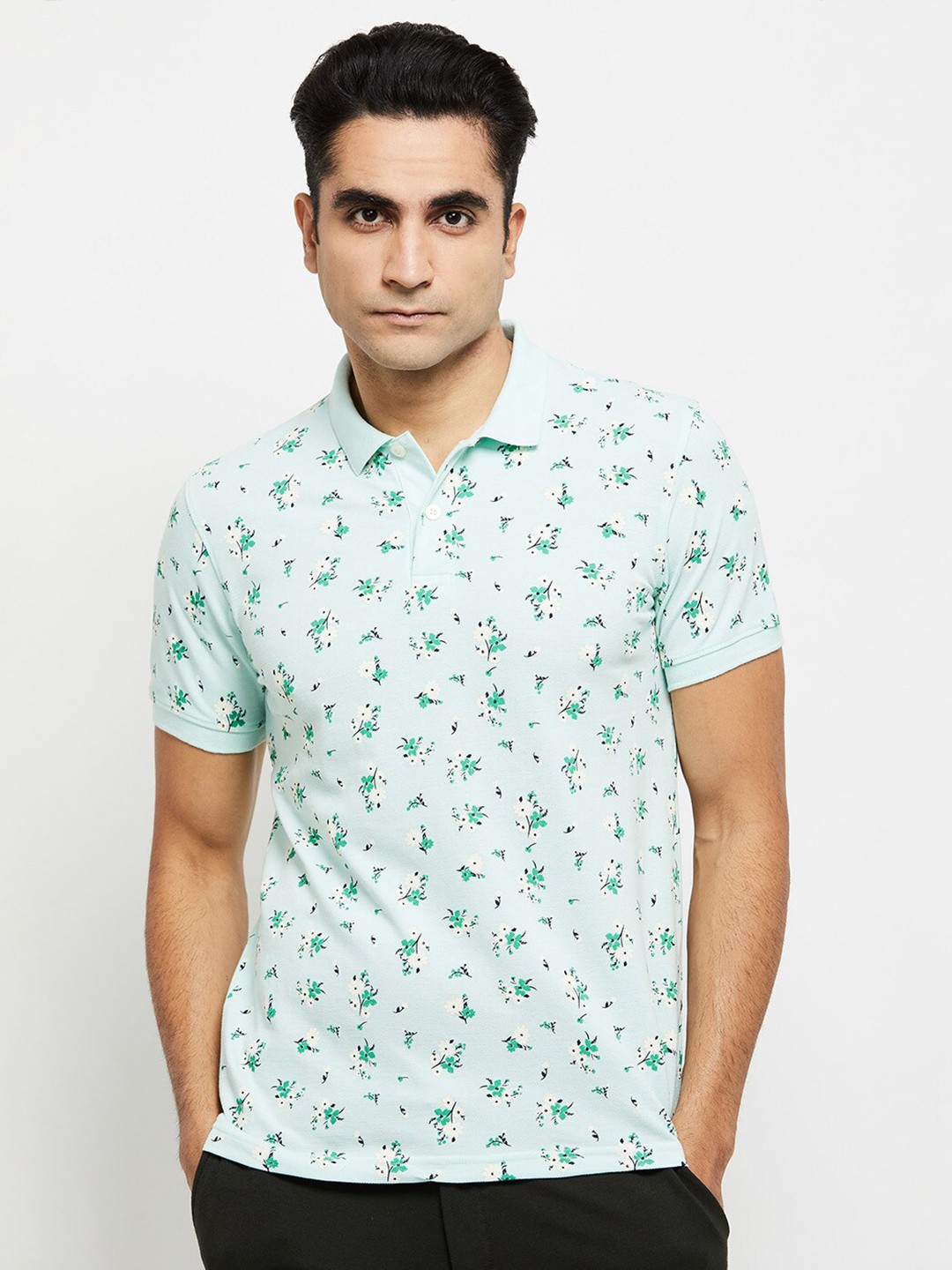 

max Men Green Floral Printed Polo Collar T-shirt