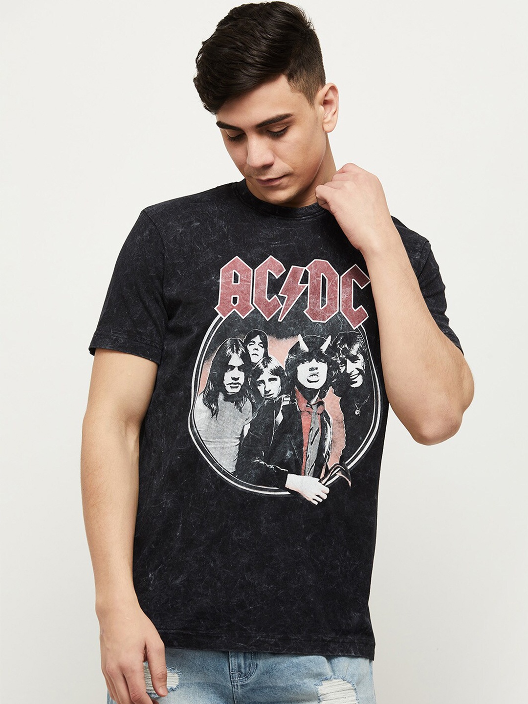 

max Men Black Printed Regular Fit Cotton T-shirt