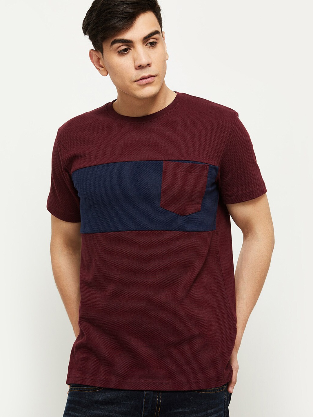 

max Men Navy Blue Colourblocked T-shirt