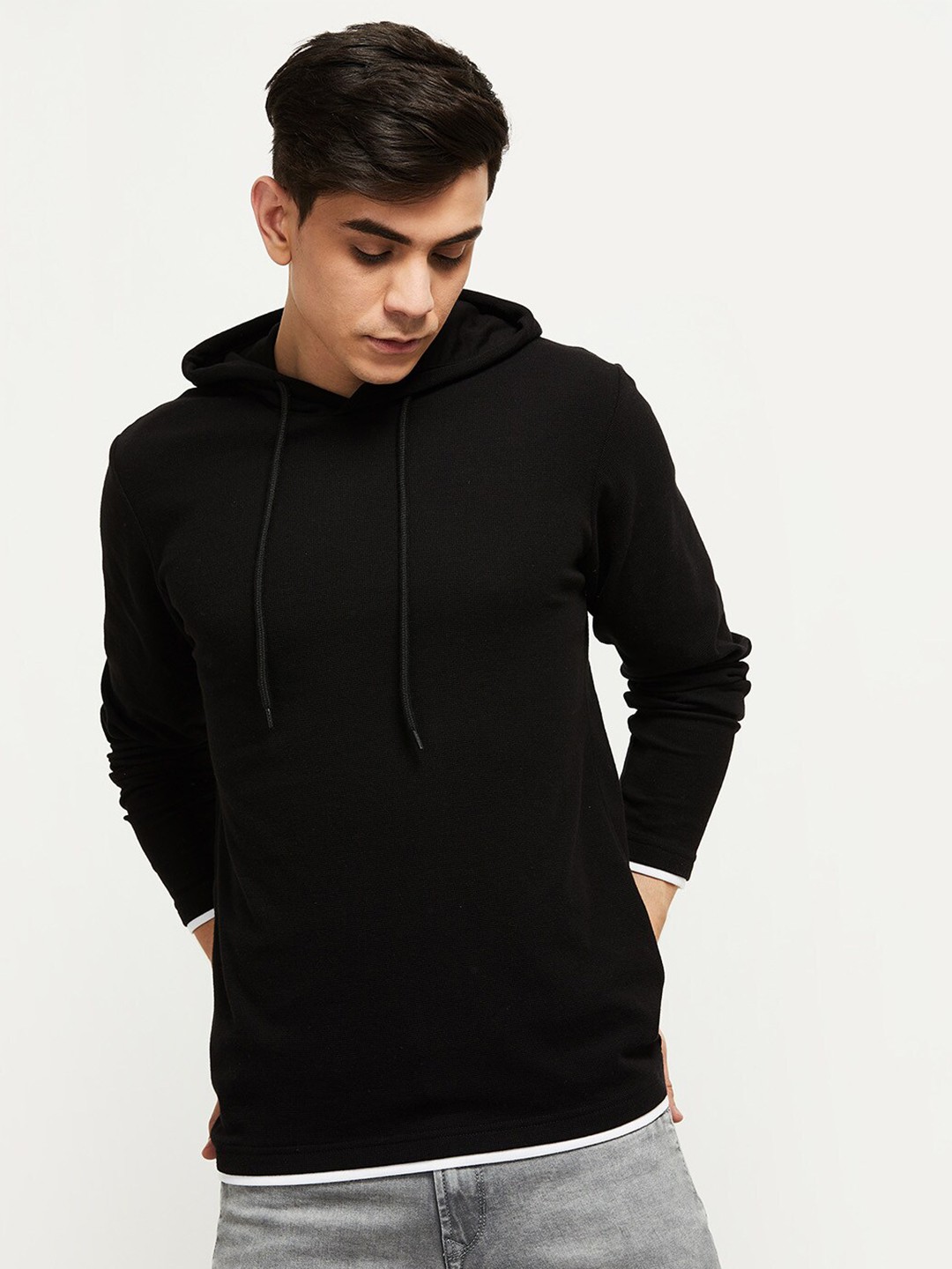 

max Men Black T-shirt