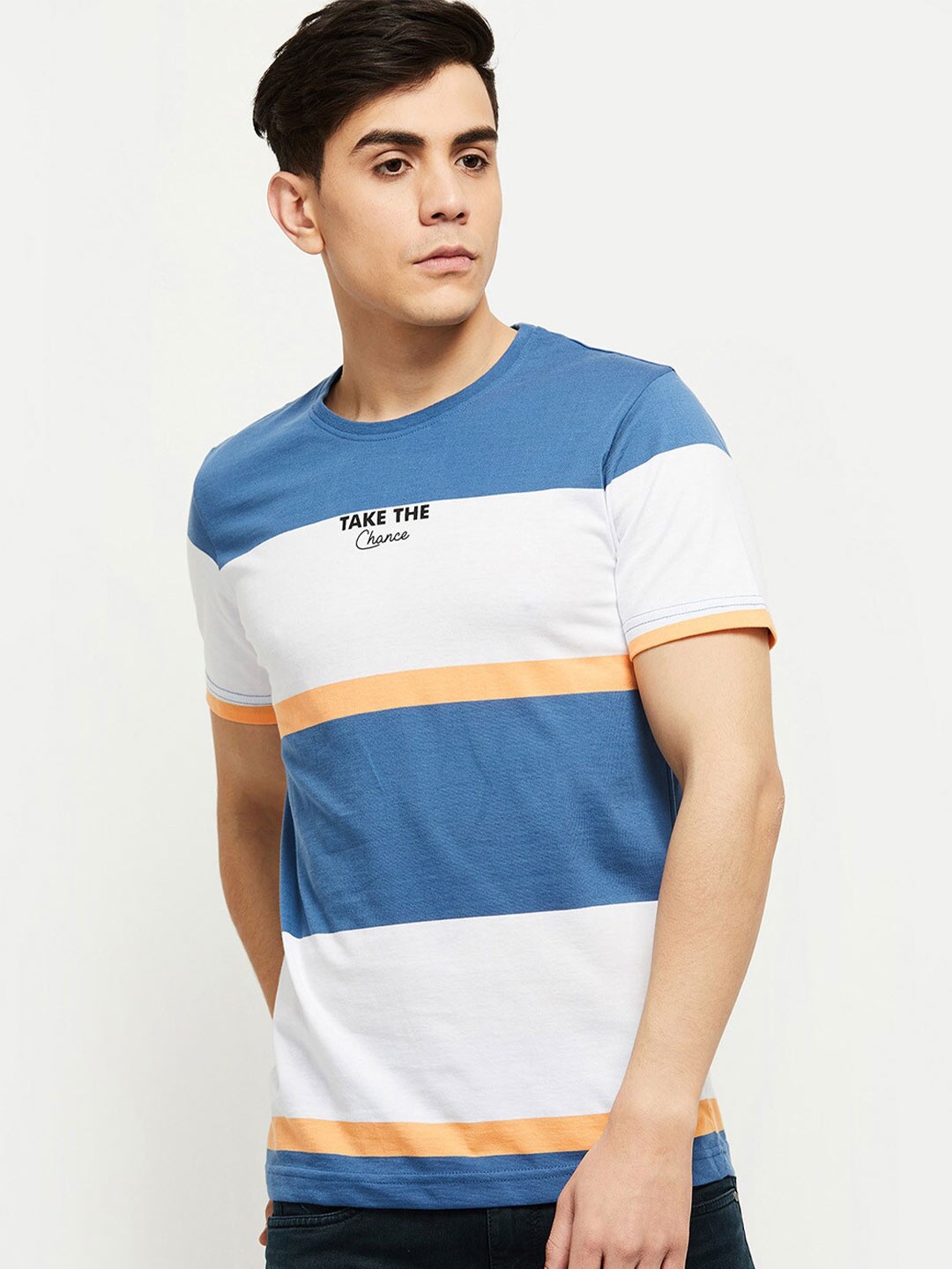 

max Men Blue & White Striped T-shirt