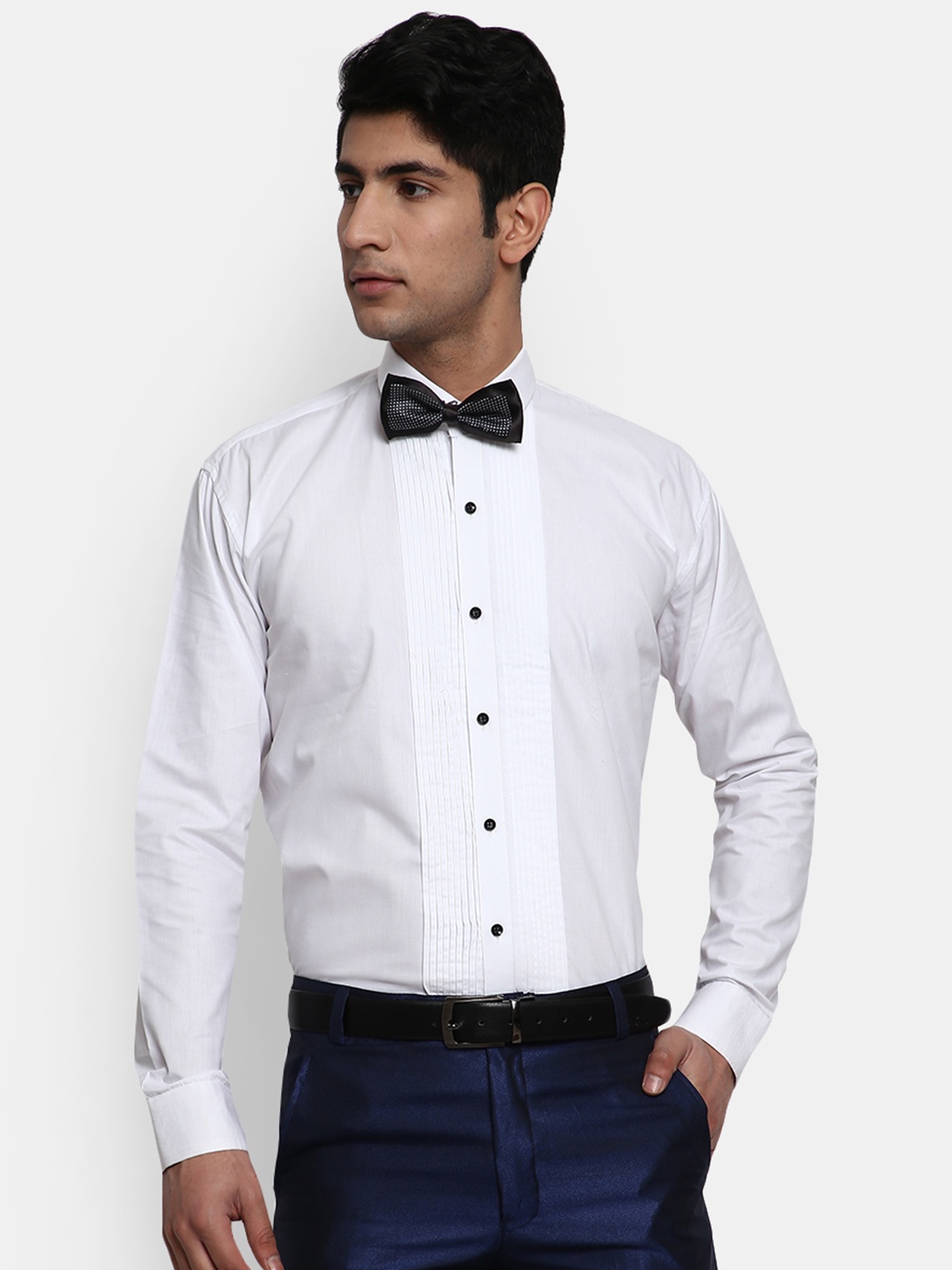 

V-Mart Men White Standard Casual Shirt