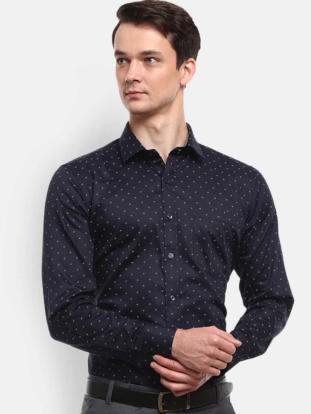 

V-Mart Men Navy Blue & White Standard Printed Cotton Formal Shirt