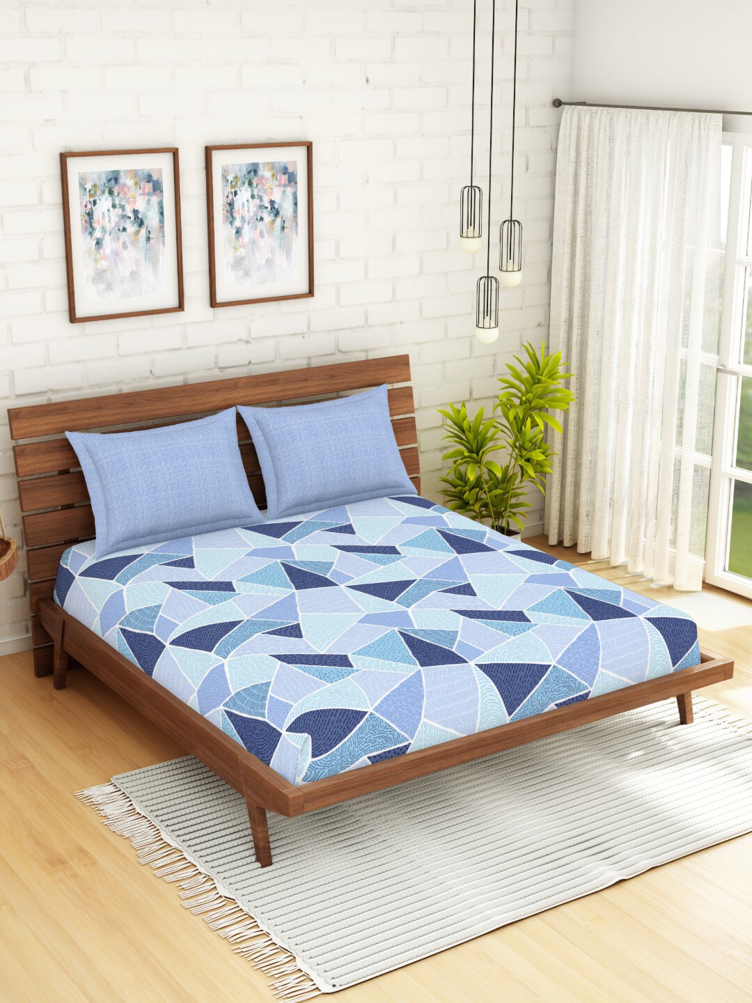 

SPACES Blue & White Geometric 144 TC Cotton Queen Bedsheet with 2 Pillow Covers