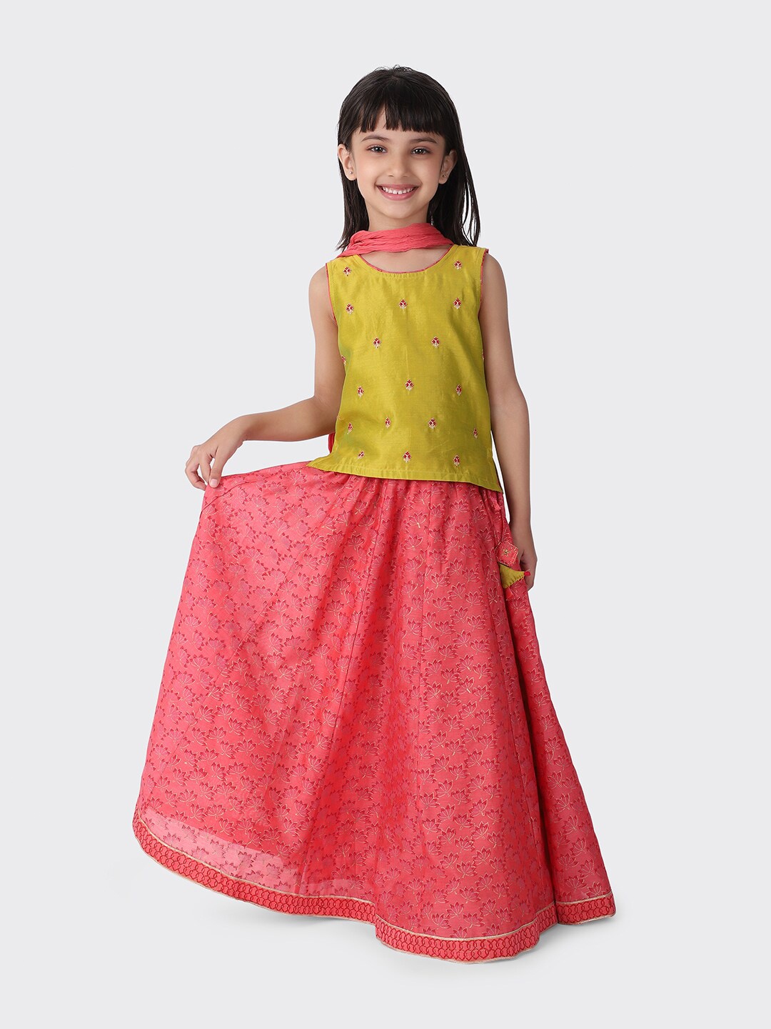 

Fabindia Girls Pink & Green Embroidered Ready to Wear Lehenga & Blouse With Dupatta