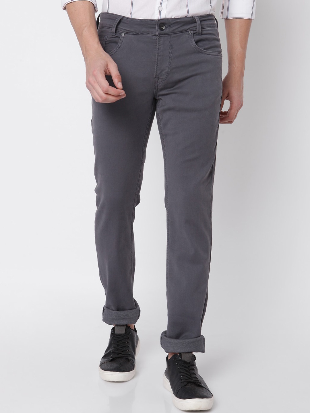 

Mufti Men Grey Solid Slim Fit Regular Trousers