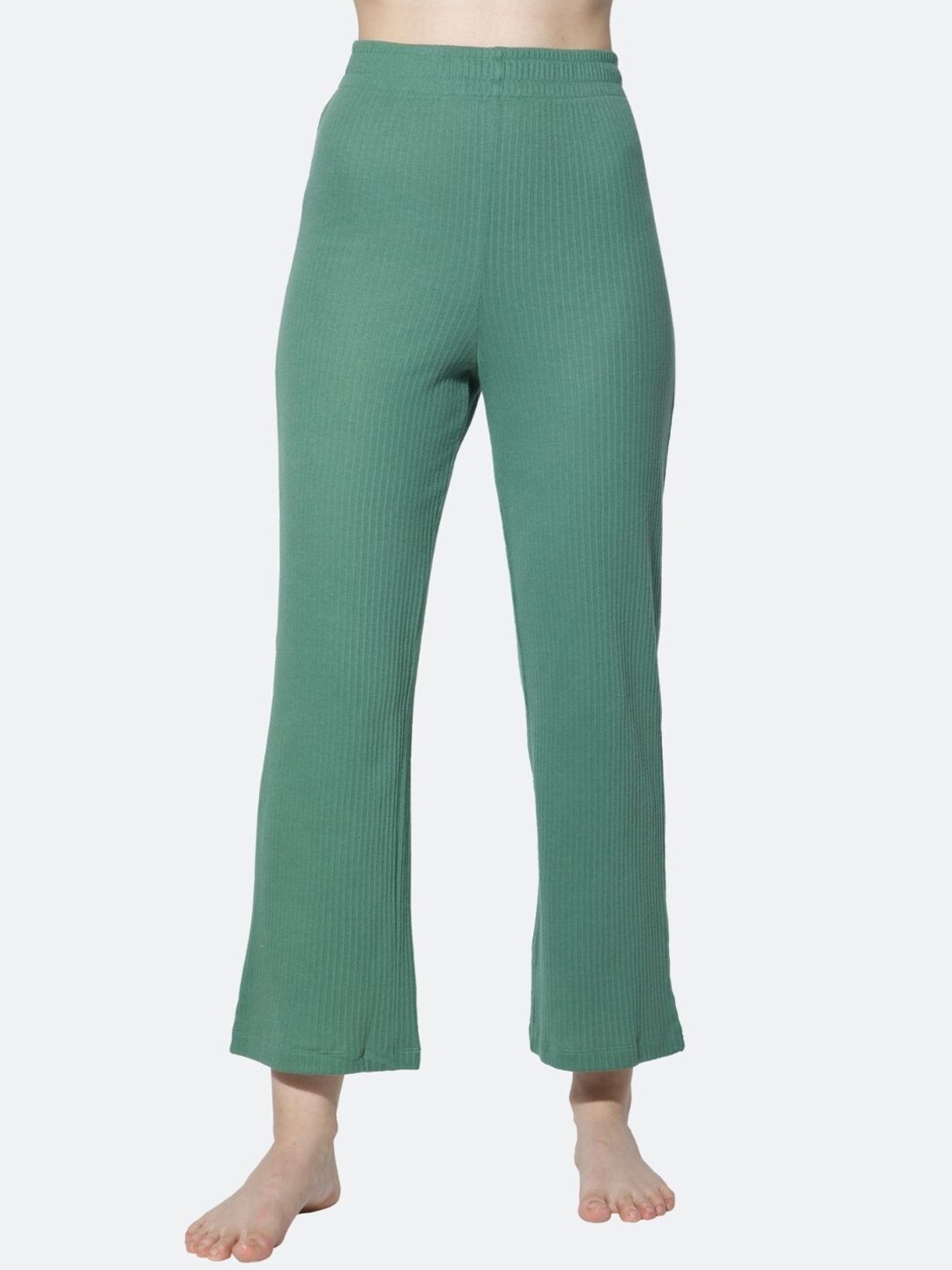 

Silvertraq Women Green Solid Ribbed Lounge Pants
