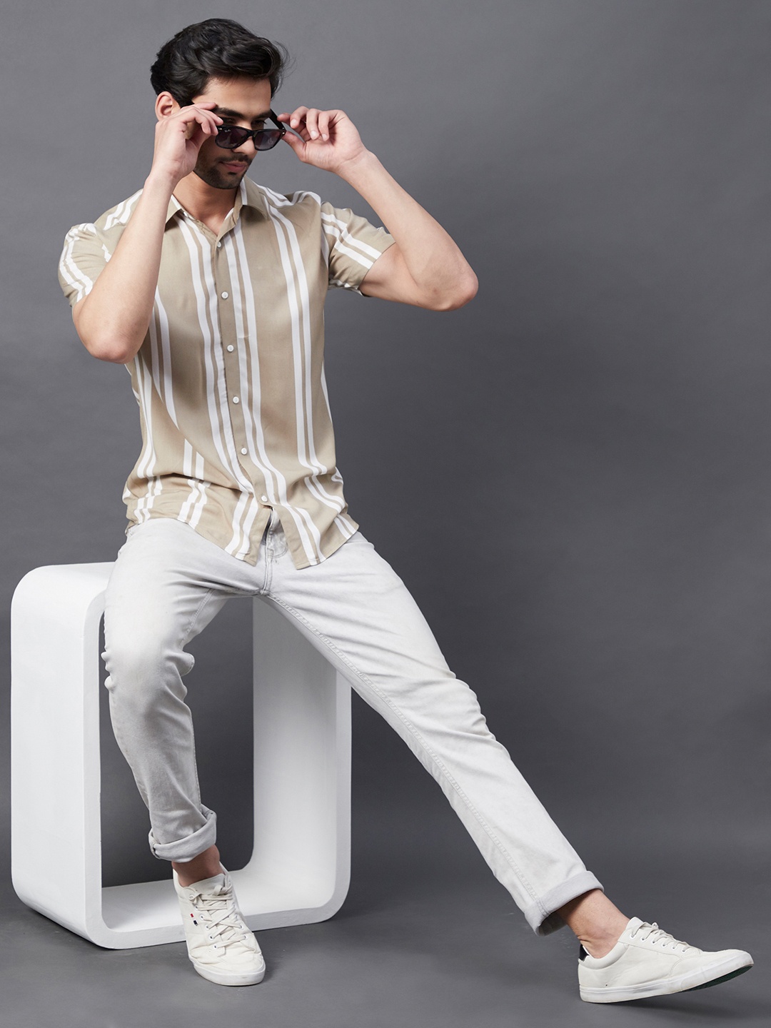 

Rigo Men Beige & White Slim Fit Striped Casual Shirt