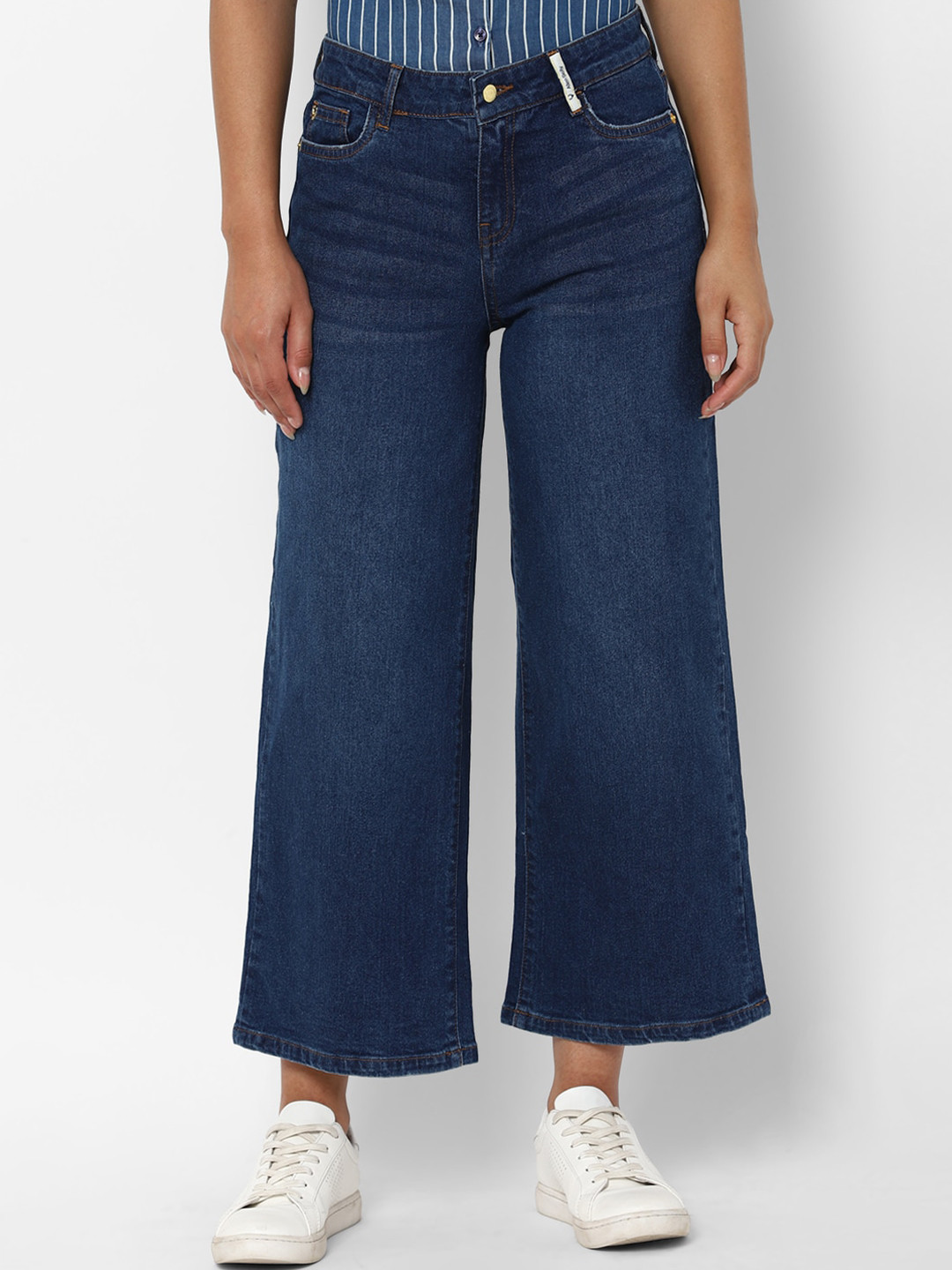 

Allen Solly Woman Blue Light Fade Jeans