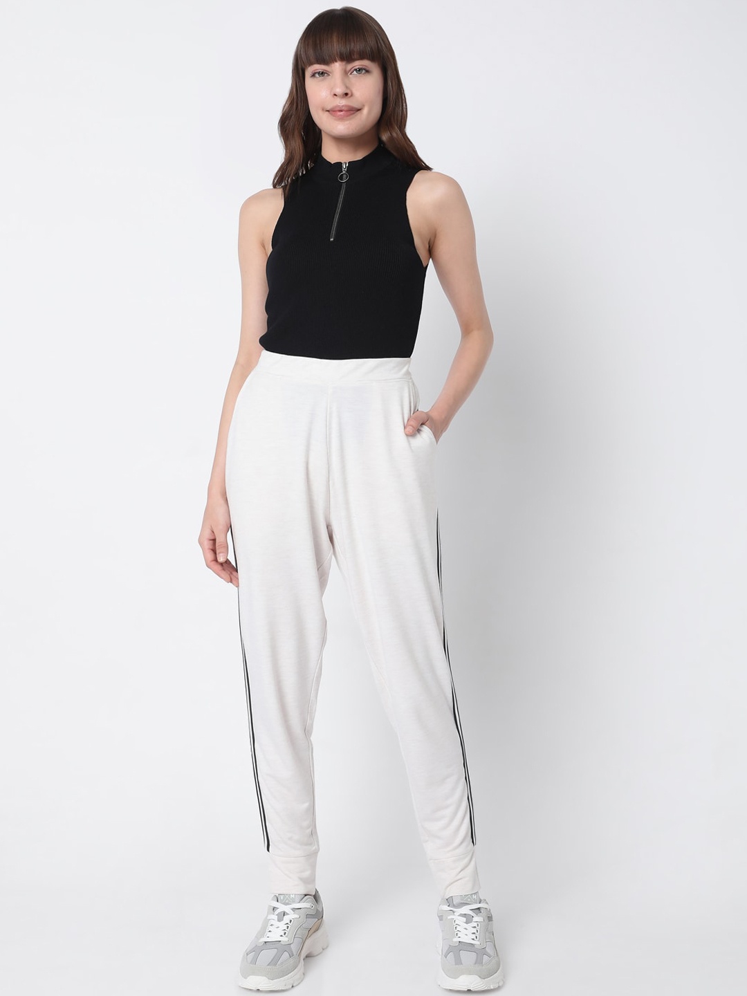 

Vero Moda Women White & Black Viscose Rayon Regular-Fit Track Pants