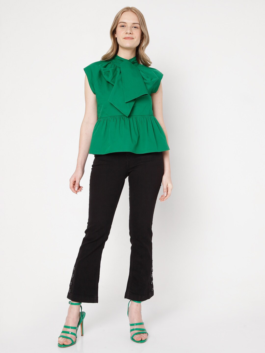 

Vero Moda Green Cotton Tie-Up Neck Peplum Top