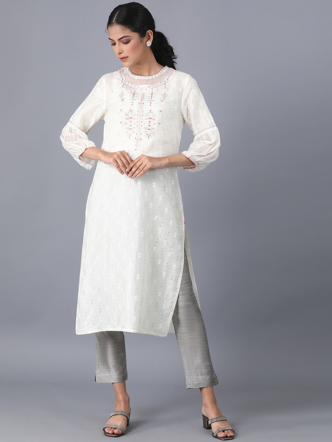 

W Women White Ethnic Motifs Embroidered Thread Work Kurta