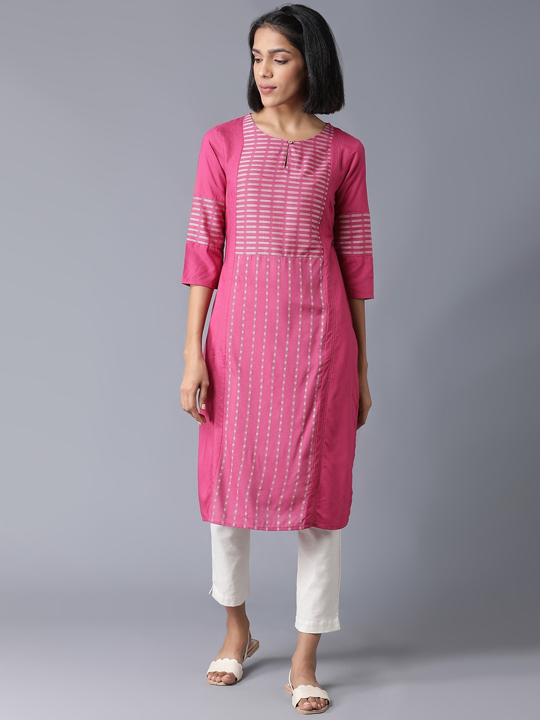 

W Women Pink Geometric Printed Keyhole Neck Kurta