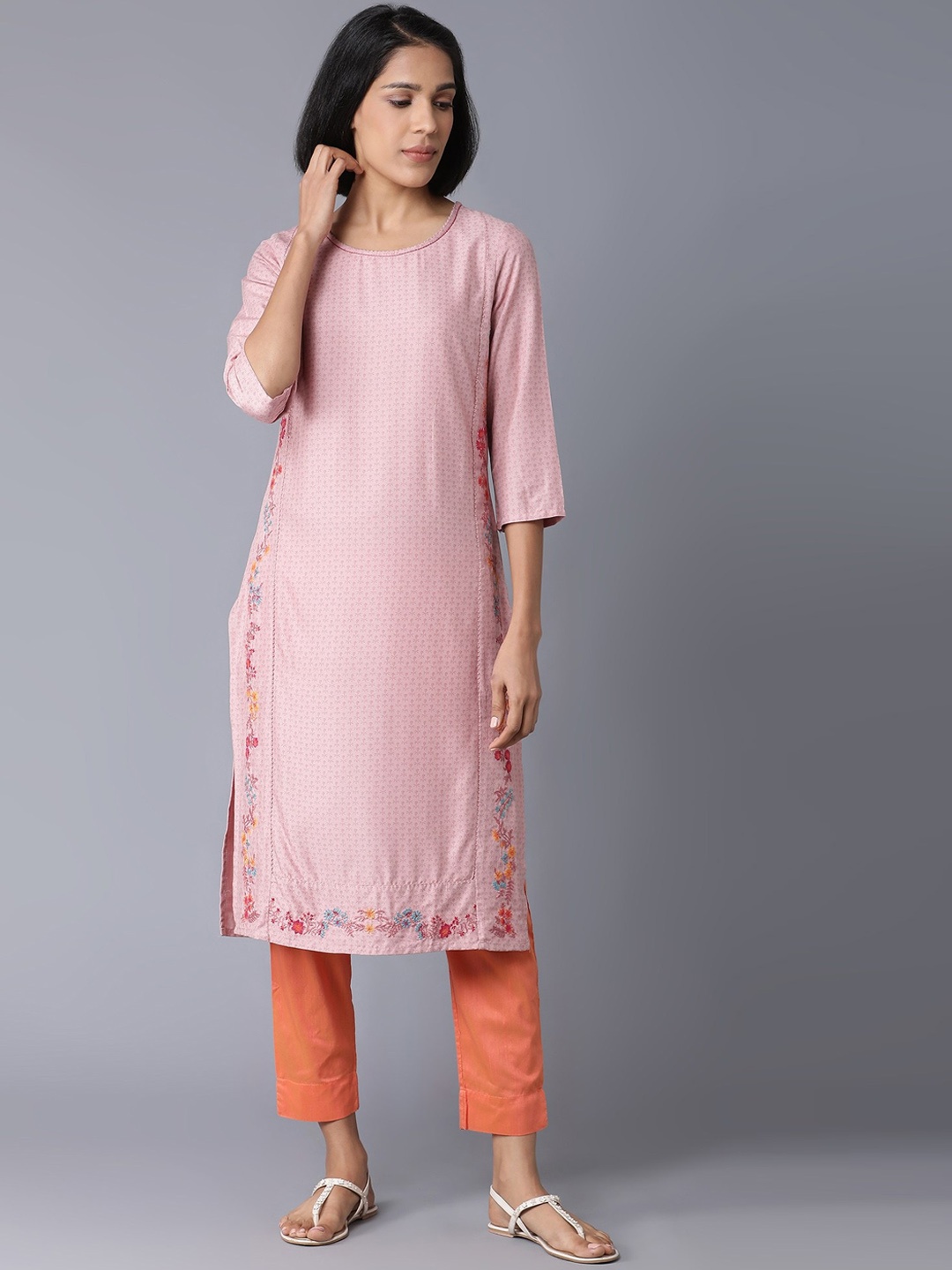 

W Women Pink Ethnic Motifs Printed Thread Work Kurta