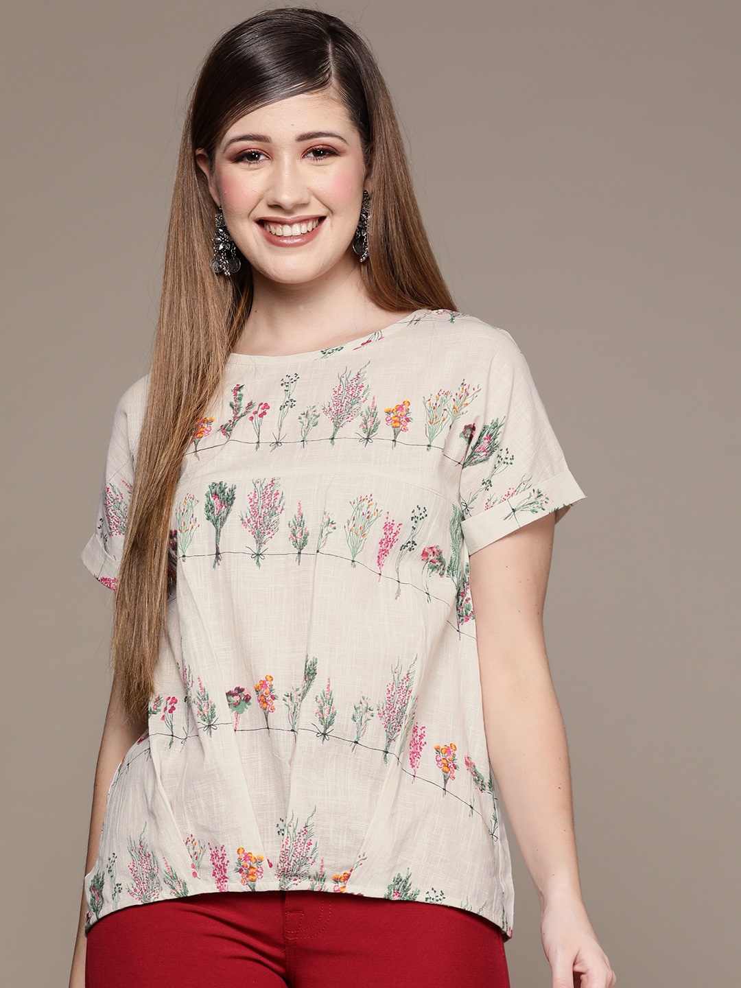 

Ishin Women Off White & Green Floral Print Pure Cotton Boxy Top