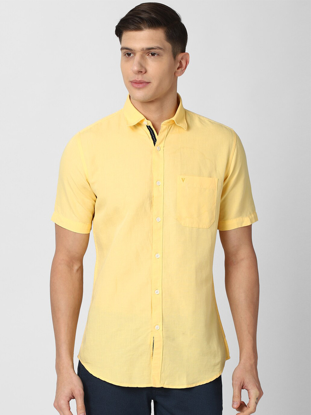 

Van Heusen Sport Men Yellow Solid Slim Fit Cotton Casual Shirt