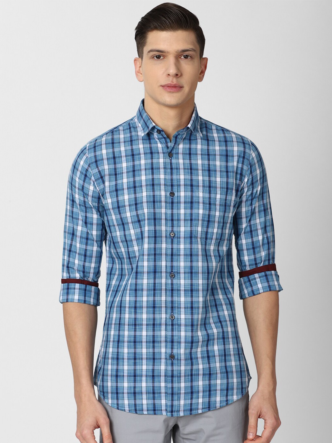 

Van Heusen Sport Men Blue & White Slim Fit Checked Pure Cotton Casual Shirt