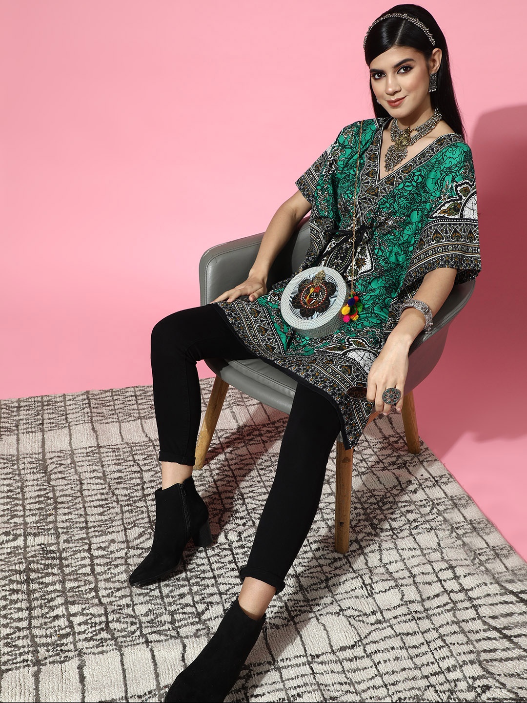 

Rang Gali Women Gorgeous Green Tribal New Age Kaftan Top