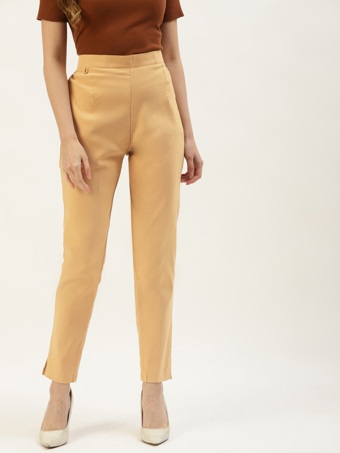 

WISSTLER Women Beige Solid Skinny Fit Trousers