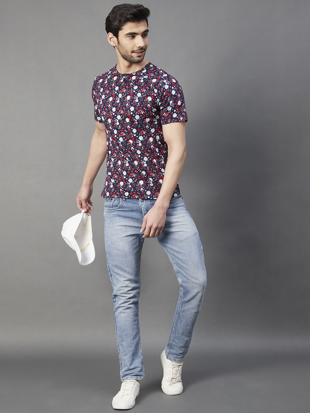 

Rigo Men Navy Blue Floral Printed Slim Fit T-shirt
