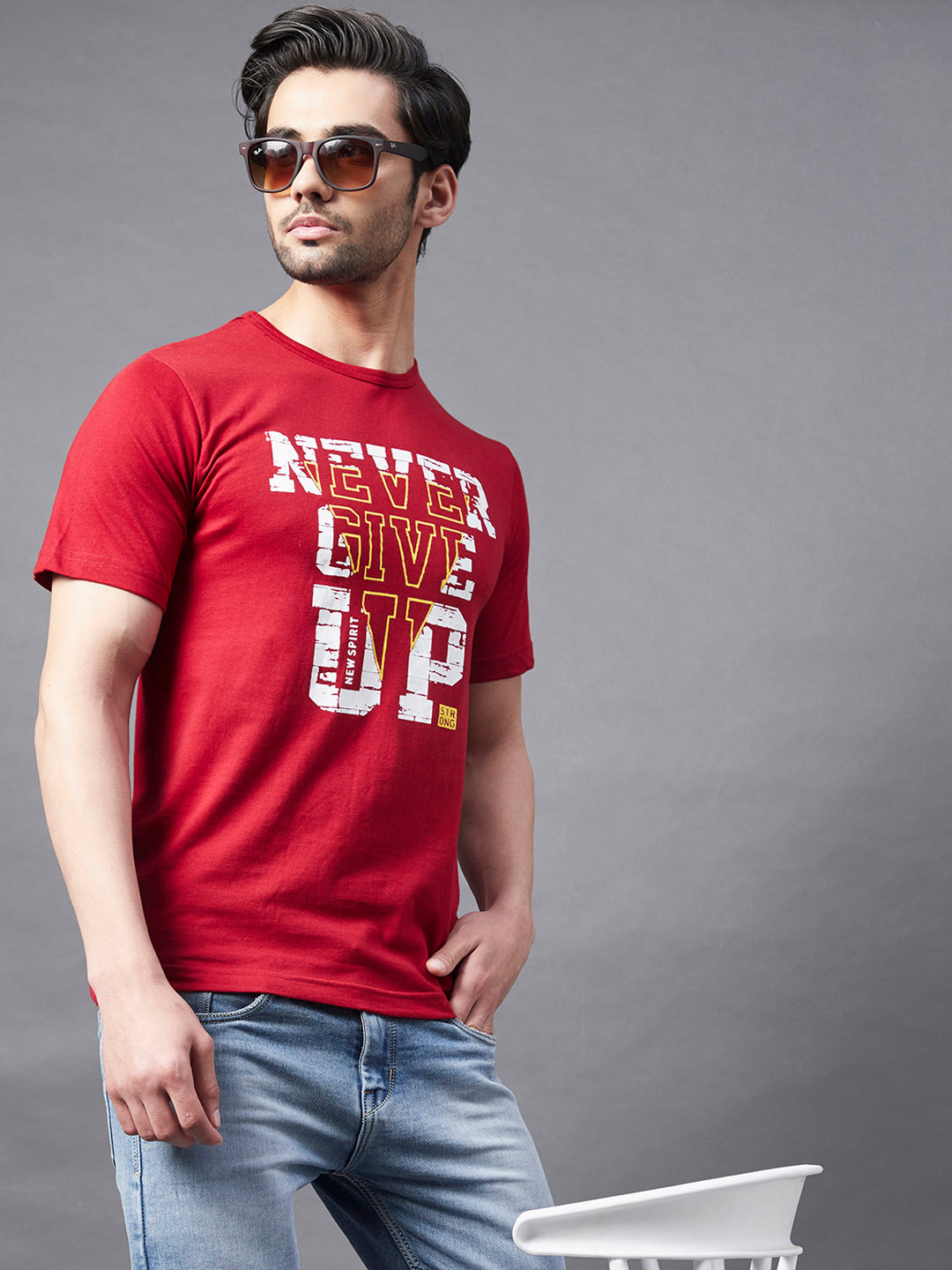 

Rigo Men Typography Printed Slim Fit T-shirt, Red