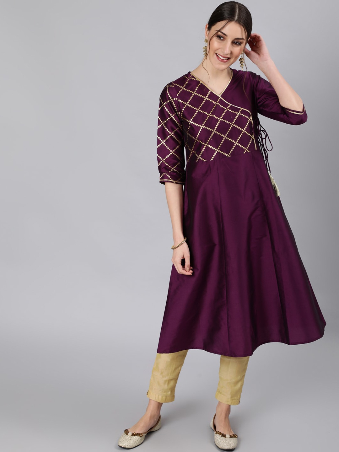 

Jaipur Kurti Women Purple & Gold-Toned Printed Gotta Patti Kurta