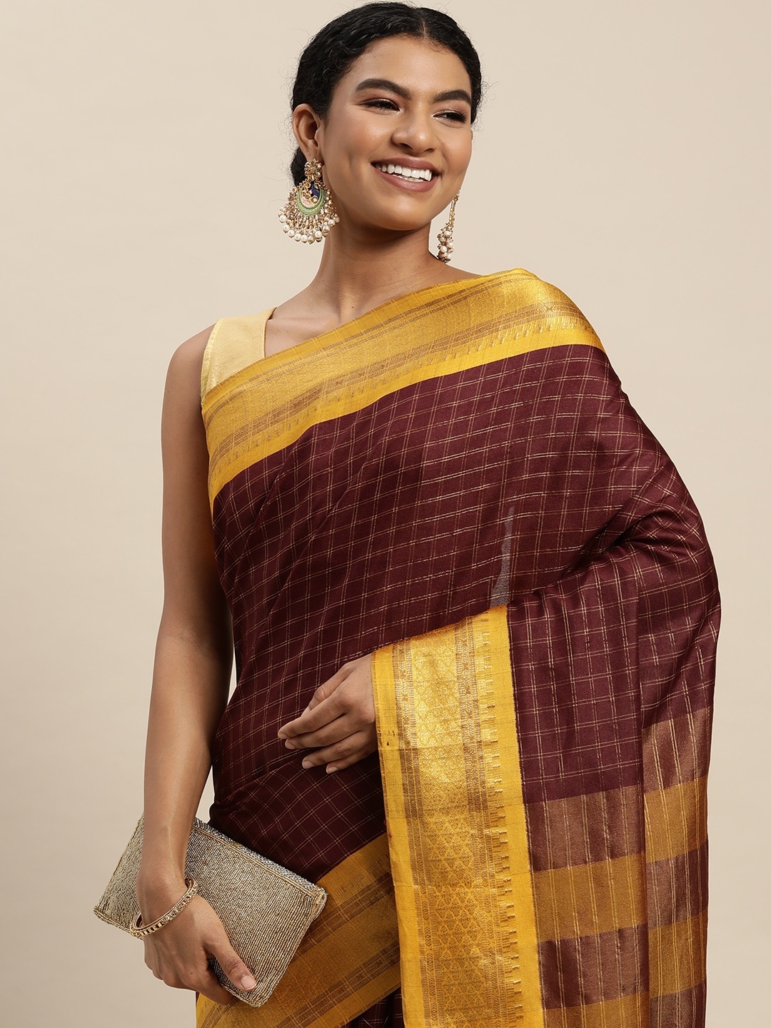 

VAIRAGEE Maroon Self-Checked Kota Saree