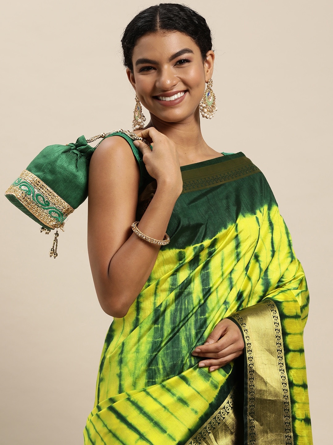 

VAIRAGEE Yellow & Green Ombre Saree