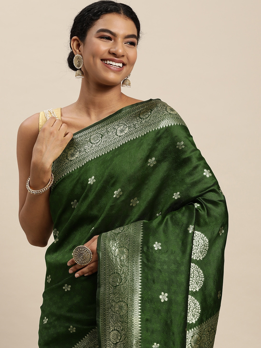 

VAIRAGEE Green Woven Design Banarasi Saree