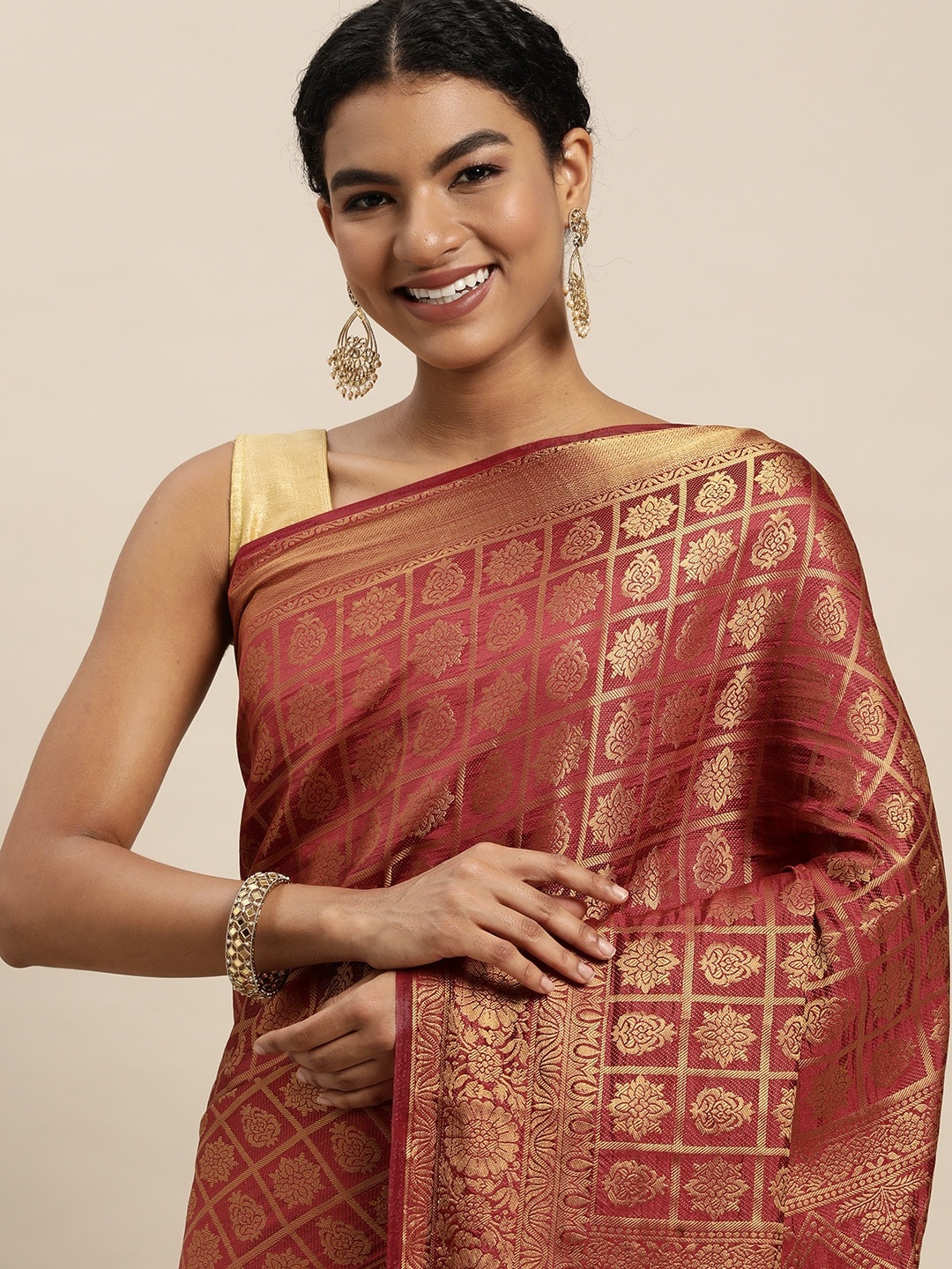 

VAIRAGEE Maroon & Golden Woven Design Pure Silk Kanjeevaram Saree