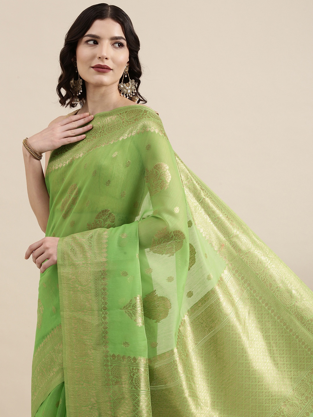 

VAIRAGEE Green & Gold-Toned Ethnic Motifs Silk Cotton Saree