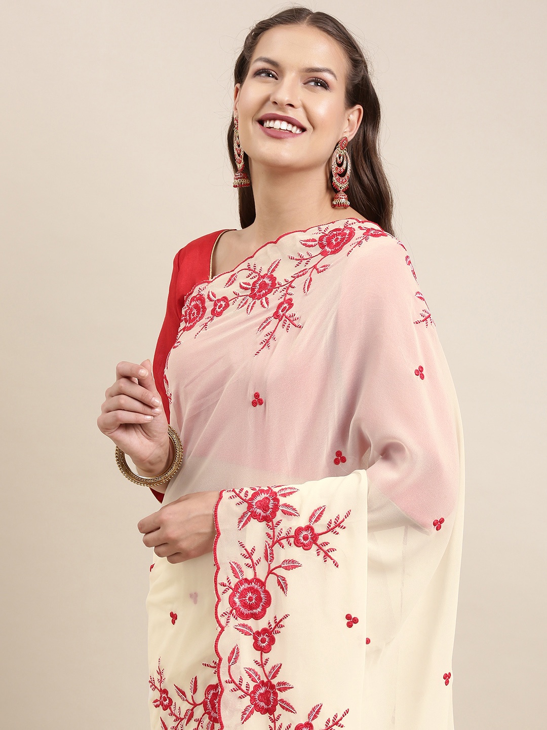 

VAIRAGEE White & Red Ethnic Motifs Embroidered Saree