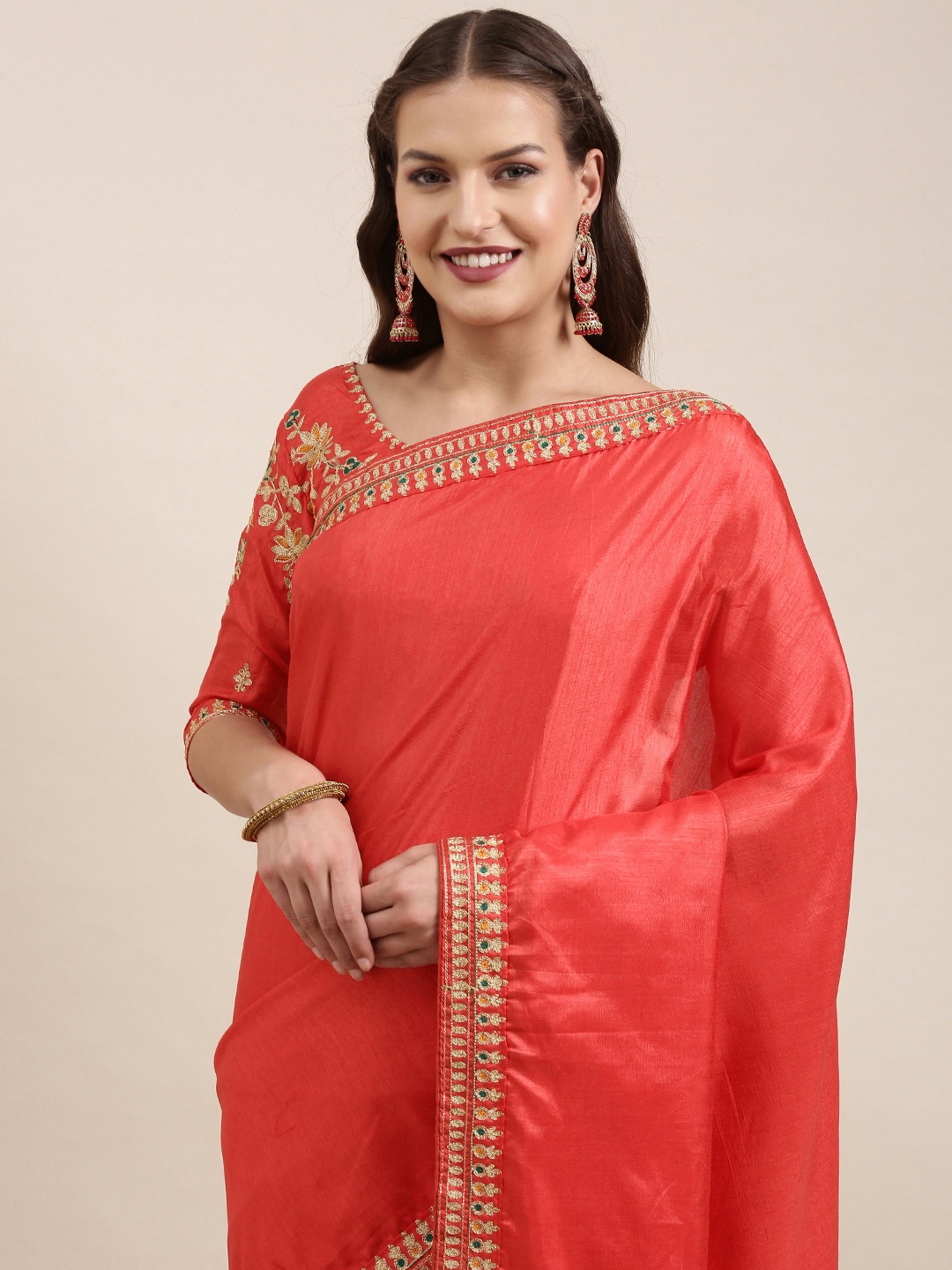 

VAIRAGEE Coral Red Solid Saree