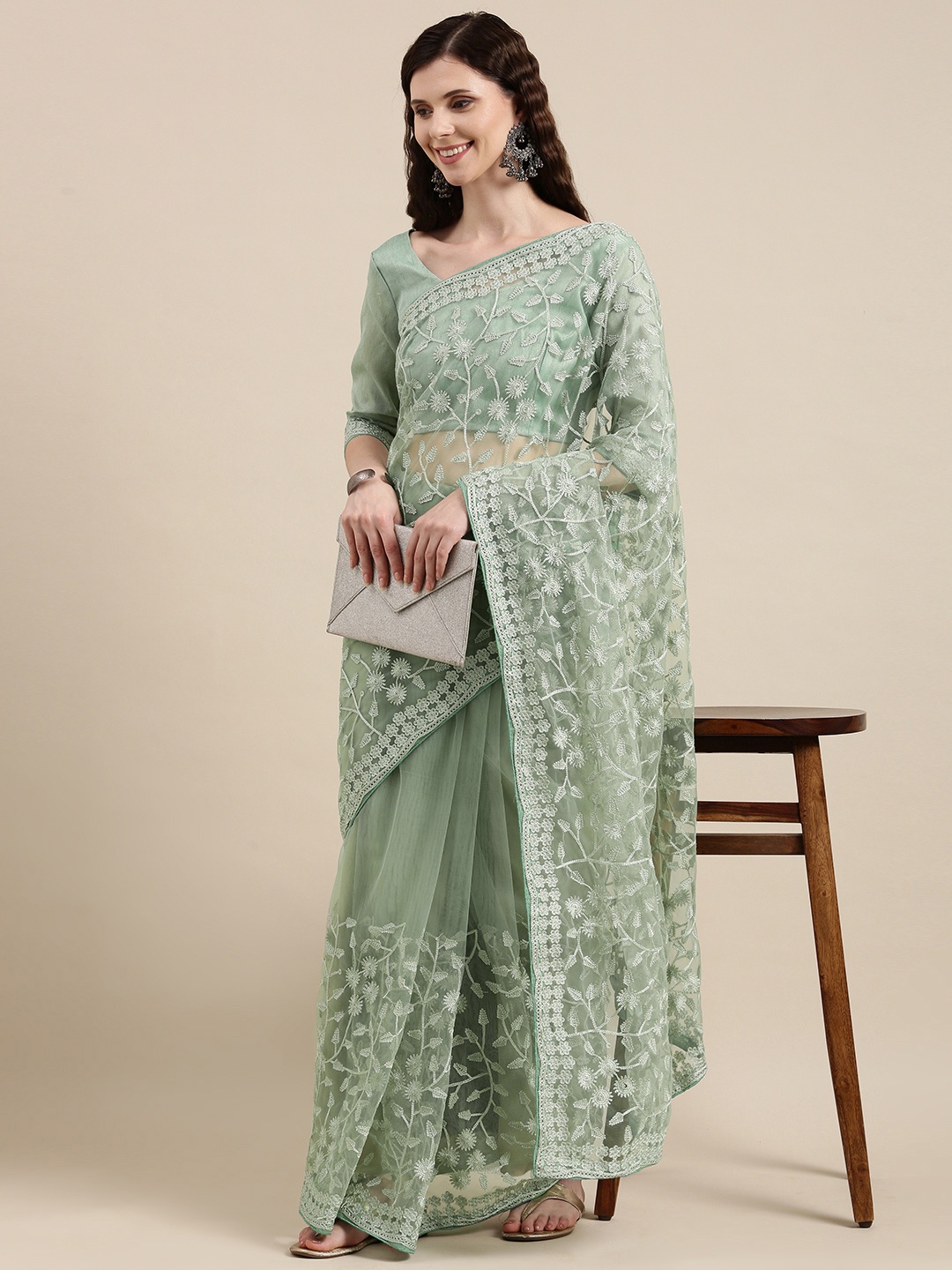 

VAIRAGEE Green Floral Embroidered Net Saree