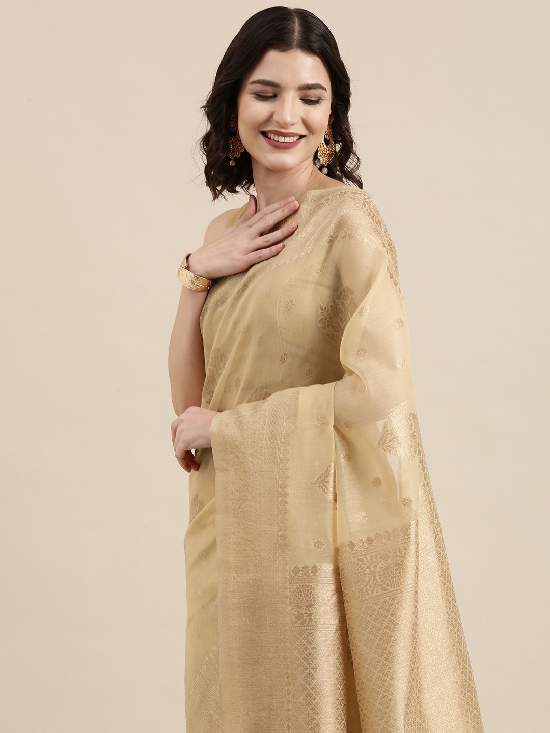 

VAIRAGEE Beige & Golden Ethnic Motifs Silk Cotton Saree