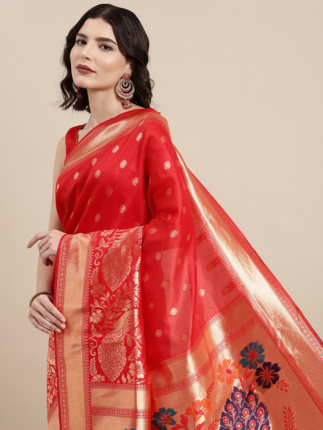 

VAIRAGEE Red & Golden Ethnic Motifs Pure Silk Saree