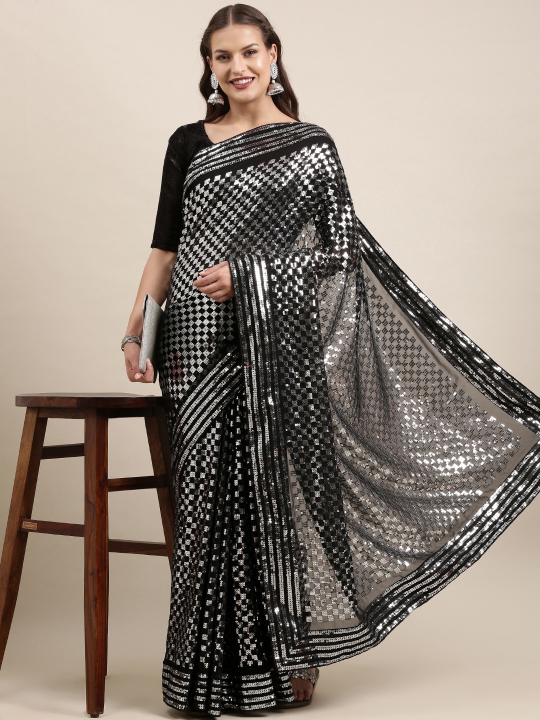 

VAIRAGEE Black & Silver Checked Sequinned Saree