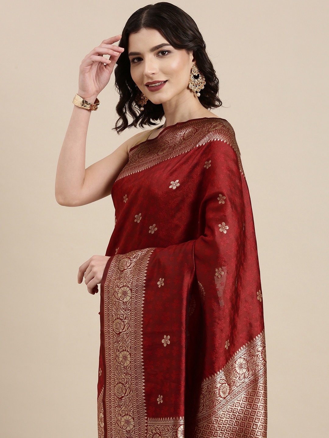 

VAIRAGEE Maroon & Golden Ethnic Motifs Silk Blend Banarasi Saree