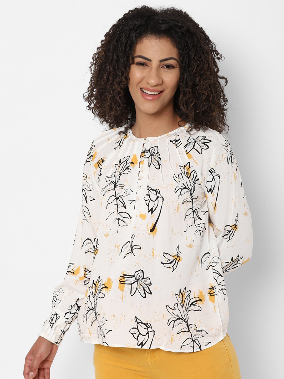 

Allen Solly Woman White Floral Print Top
