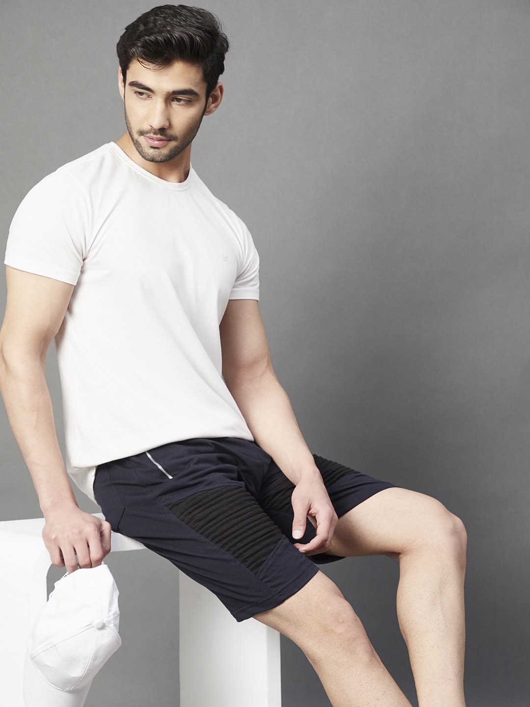 

Rigo Men Navy Blue Striped Pintuck Cotton Running Shorts