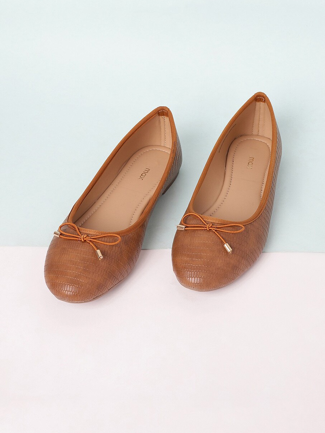 

max Women Brown Ballerinas Flats