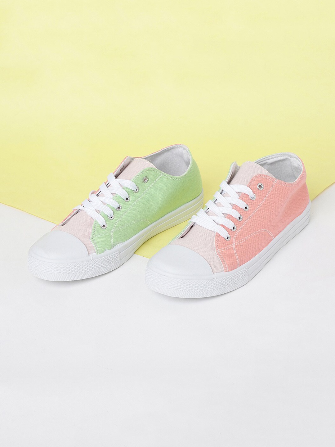 

max Women Multicoloured Colourblocked Sneakers, Multi
