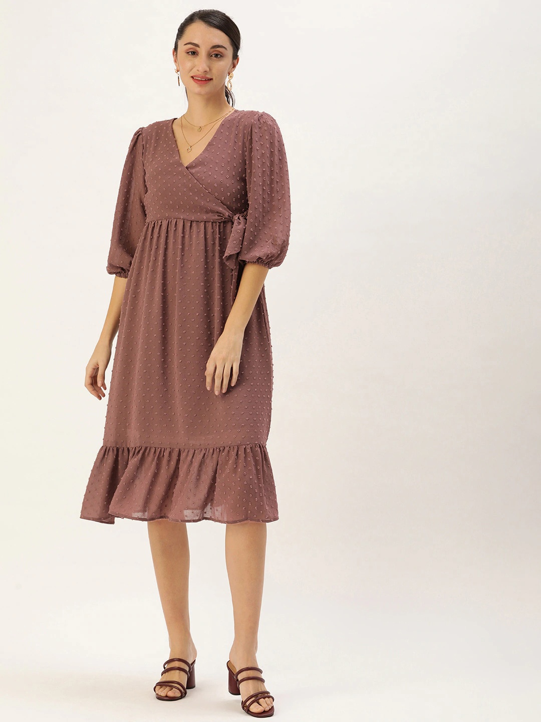 

shiloh Pink Empire Midi Dress