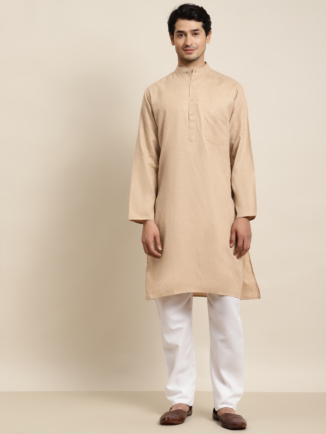 

Anug by SOJANYA Men Brown Kurta with Pyjamas