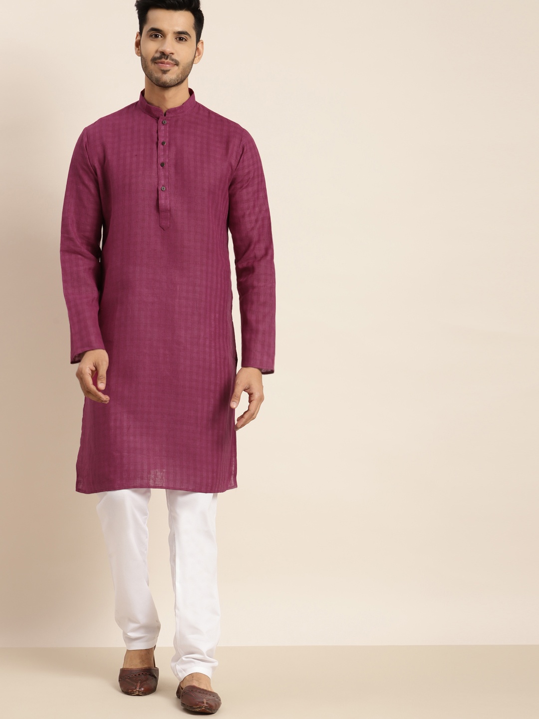 

Anug by SOJANYA Men Burgundy Kurta with Churidar