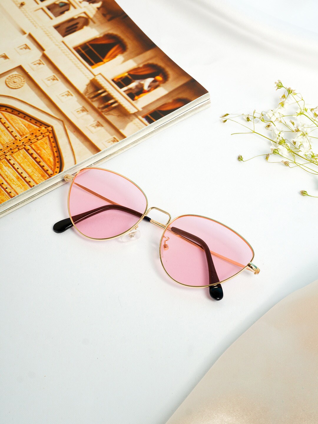 

Ferosh Unisex Pink Lens & Gold-Toned Cateye Sunglasses MARSU-1016