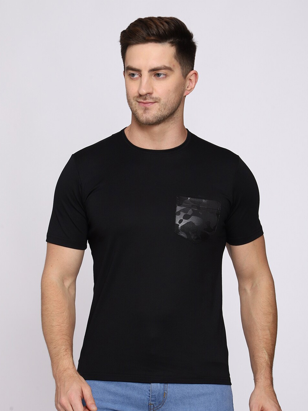

CL SPORT Men Black Solid Cotton T-shirt