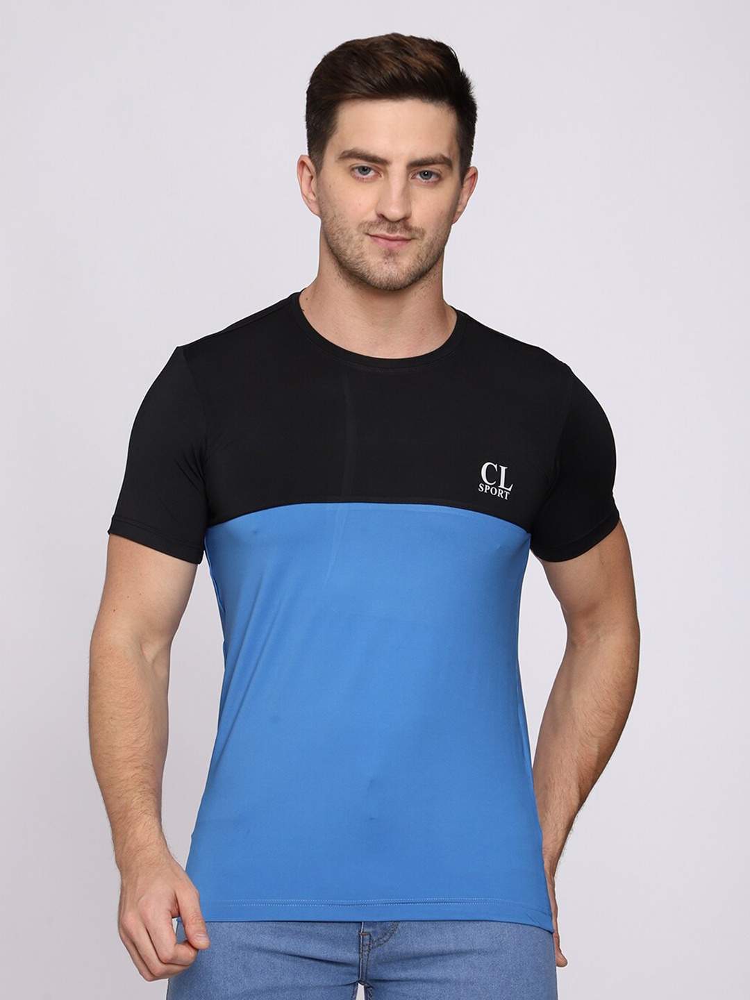 

CL SPORT Men Black & Blue Colourblocked T-shirt